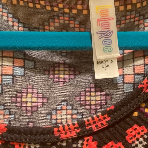 Lularoe classic T large - Picture 2 of 2